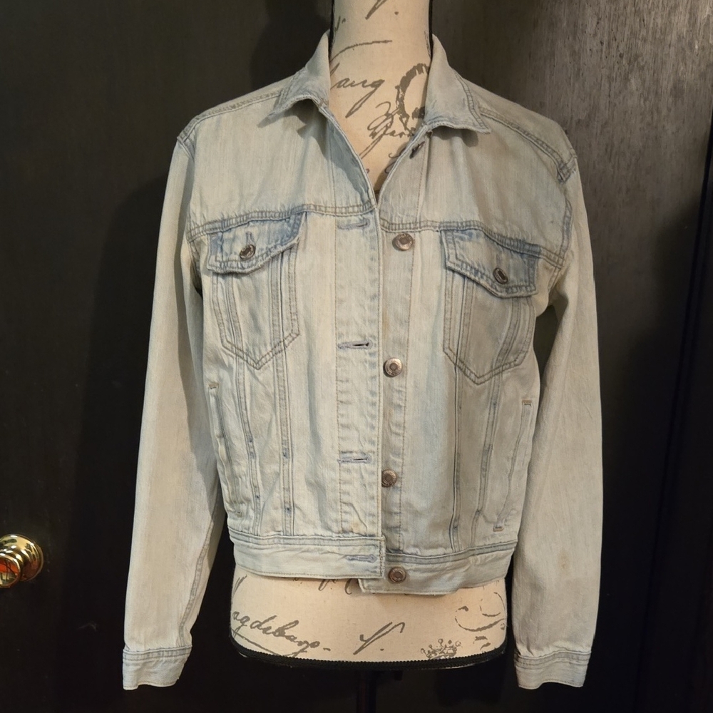 American Eagle Outfitters Light Blue Denim Jacket